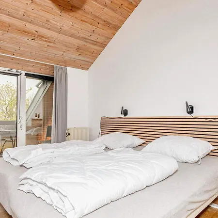 Holiday home Iv *