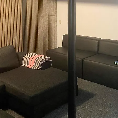 20 Person In Karby-by Traum *